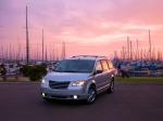 Chrysler Town & Country 2007 года
